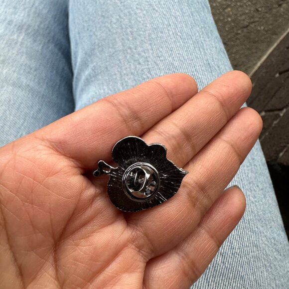 ☀️Emanel Pin Bee Broch Pin Cute Fat Bee Queen Buzzin Bees Shape Insect Kind New - Picture 3 of 7